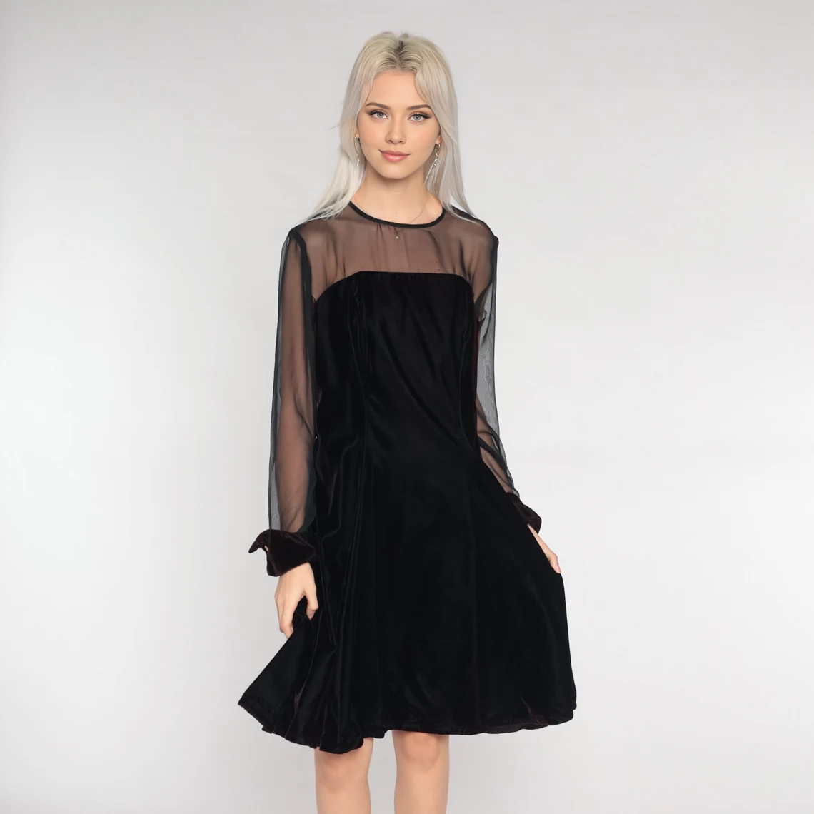 Vestido de fiesta vintage de terciopelo, con encaje negro y escote transparente, minivestido para graduación, cóctel, formal, de noche y manga larga.